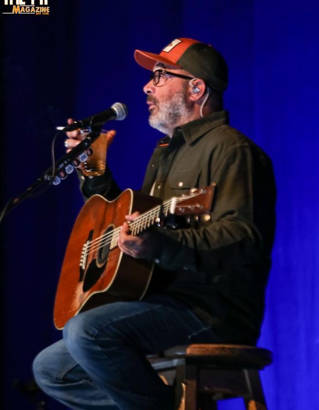 2023-Nov-15-Aaron Lewis-Warner Theater-Erie-David Desin Photography-thepitmagazine.com-5382E