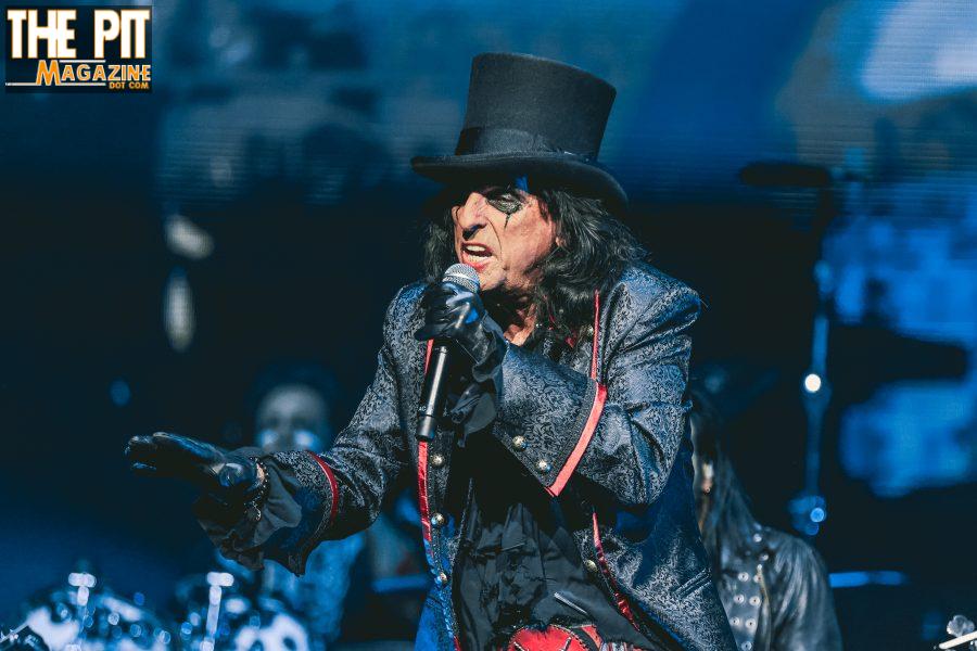 2026-April-17-Alice Cooper-Topeka Performing Arts Center-Bob DeHart Photography-thepitmagazine.com-BDEH5094