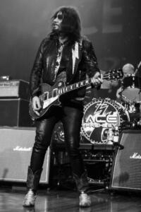 Ace-Frehley-Robins-Theater-Warren-Ohio-David-Desin-Photography-The-Pit-Magazine-3.31.22-IMG 4376ce