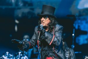 2026-April-17-Alice-Cooper-Topeka-Performing-Arts-Center-Bob-DeHart-Photography-thepitmagazine.com-BDEH5094