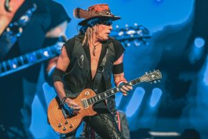2026-April-17-Alice-Cooper-Topeka-Performing-Arts-Center-Bob-DeHart-Photography-thepitmagazine.com-BDEH5196