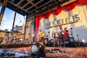 2026-July-20-Black-Keys-The-Astro-LaVista-Bob-DeHart-Photography-thepitmagazine.com-BDEH3699