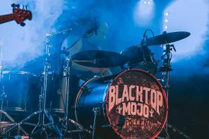 2024-Aug-6-Blacktop-Mojo-Bourbon-Theatre-Lincoln-Bob-DeHart-Photography-thepitmagazine.com-8C5A6297