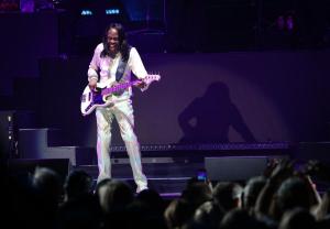 2024-July-10-Earth-Wind-Fire-Hollywood-Casino-St.-Louis-Sevauana-Photo-thepitmagazine.com-FJ3A8500