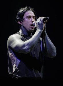 2025-Sept-2-Falling-in-Reverse-Hollywood-Amphitheatre-St-Louis-Sevauna-Photo-thepitmagazine.com-FJ3A6156