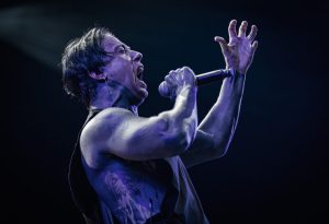 2025-Sept-2-Falling-in-Reverse-Hollywood-Amphitheatre-St-Louis-Sevauna-Photo-thepitmagazine.com-FJ3A6226