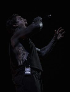 2025-Sept-2-Falling-in-Reverse-Hollywood-Amphitheatre-St-Louis-Sevauna-Photo-thepitmagazine.com-FJ3A6271