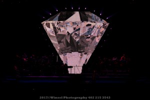 2017, Apr 14- Neil Diamond-CenturyLink Center Omaha-Winsel Concertography-7292