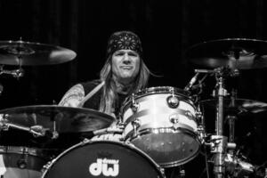 2022-Apr-28-Steel-Panther-Stage-AE-David-Desin-Photography-thepitmagazine.com-IMG 6688ce